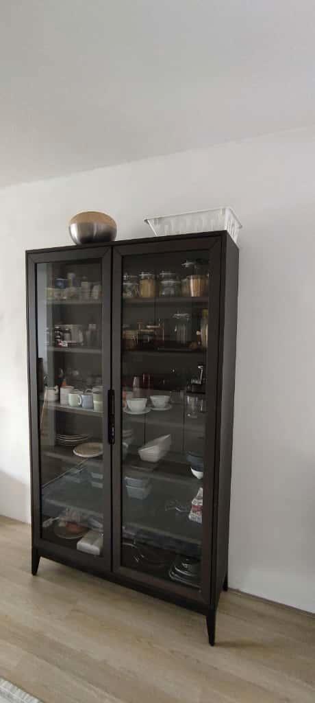 IKEA regissör vitrinekast/ buffetkast, Huis en Inrichting, Kasten | Buffetkasten, Ophalen