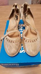 Chaussures tout cuir pointure 38 neuve pour 10 €, Ophalen, Zo goed als nieuw