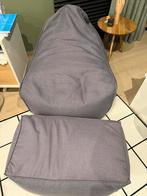 Poef + apart voeteinde, Huis en Inrichting, Zitzakken, Ophalen, Zo goed als nieuw