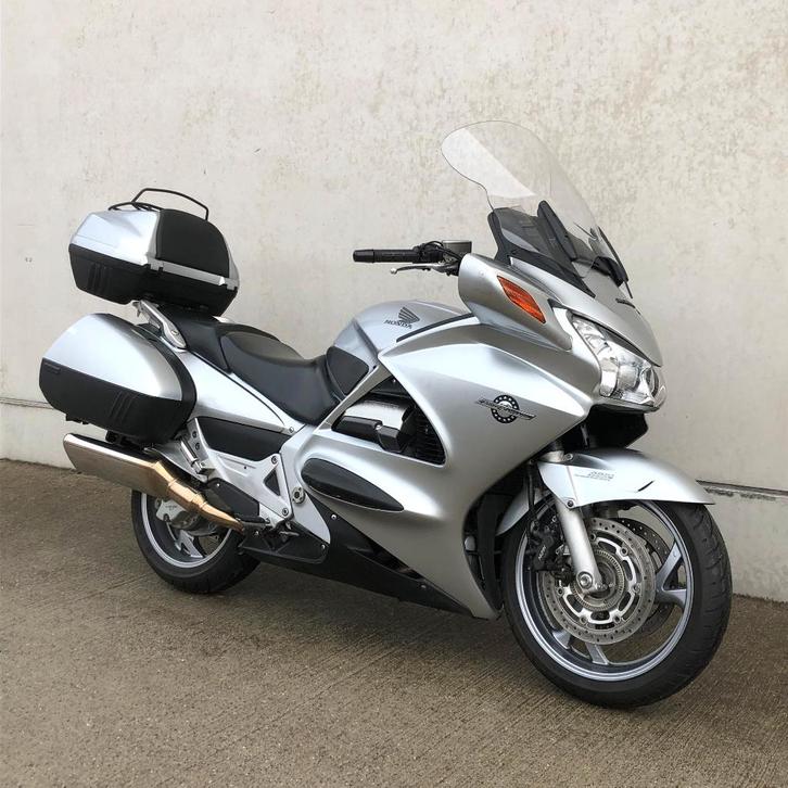HONDA ST 1300 A PAN EUROPEAN BJ 2008, Motos, Motos | Honda, Entreprise, Tourisme, plus de 35 kW, 4 cylindres, Permis Moto A, ABS