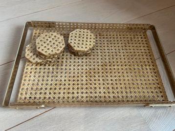 Vintage stijlvol plateau met 12 onderzetters beschikbaar voor biedingen
