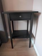 2 zwarte Ikea Hemnes nachtafels, Huis en Inrichting, Tafels | Sidetables, Ophalen, Zo goed als nieuw