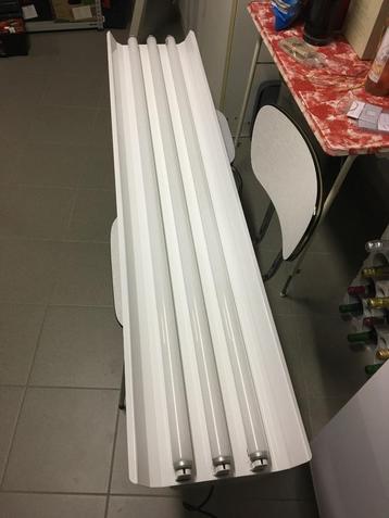 2 grote TL armaturen beschikbaar voor biedingen