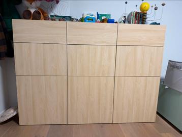 Kast met 3 laden - gratis af te halen beschikbaar voor biedingen