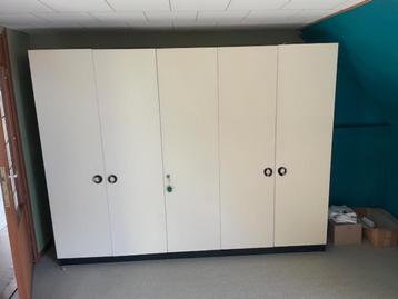 Vintage slaapkamers beschikbaar voor biedingen