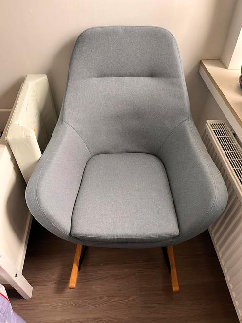 Schommelstoel Jysk, Huis en Inrichting, Fauteuils, Zo goed als nieuw, Hout, Stof, 50 tot 75 cm, 75 tot 100 cm, Ophalen