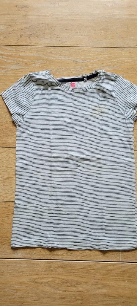 Wit T-shirt met blauwe strepen - Hema - maat 134- 140 (maat, Kinderen en Baby's, Kinderkleding | Maat 134, Gebruikt, Meisje, Shirt of Longsleeve