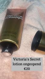 Victoria's secret lotion, Strawberry and Champagne, Bijoux, Sacs & Beauté, Beauté | Cosmétiques & Maquillage, Comme neuf, Enlèvement ou Envoi