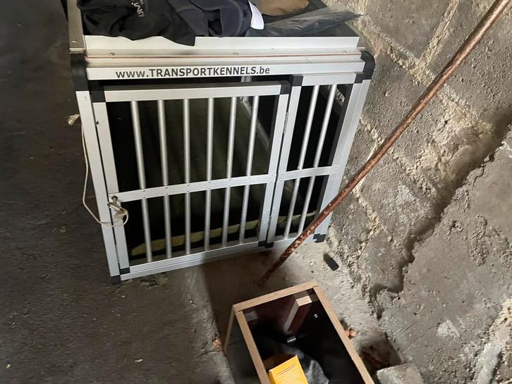 Transport kennel, Dieren en Toebehoren, Hondenhokken, Zo goed als nieuw, Hondenkennel, 65 tot 100 cm, 75 tot 110 cm, Ophalen