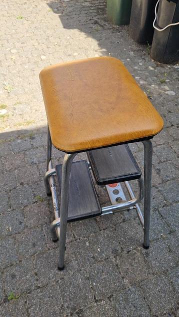 Klettermax vintage kruk met trapje opstapje beschikbaar voor biedingen