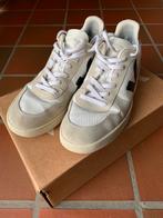 Veja V-10, Ophalen, Gedragen, Sneakers