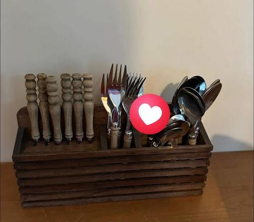 ensemble de couverts vintage avec manches en bois, Huis en Inrichting, Keuken | Bestek, Zo goed als nieuw, Bestekset, Hout, Ophalen of Verzenden
