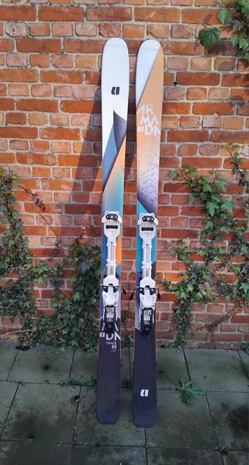 Skis Armada 162cm