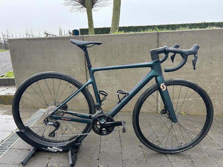 Scott contessa addict 15 disc shimano 105 di2 12-speed zgan, Vélos & Vélomoteurs, Vélos | Garçons, Comme neuf, 26 pouces ou plus