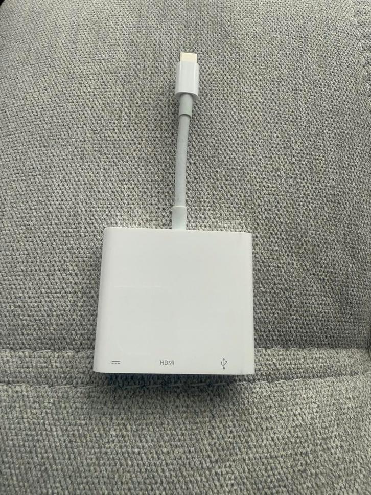 Apple USB-C-naar-digitale AV-multipoort-adapter, Computers en Software, Pc- en Netwerkkabels, Zo goed als nieuw, Ophalen of Verzenden