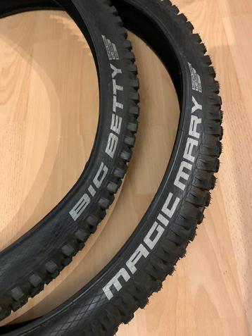 Pneus Schwalbe Magic Mary et Big Betty beschikbaar voor biedingen