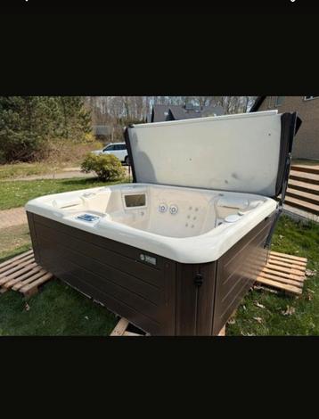 Hotspring Triumph zoutwater Jacuzzi, Enlèvement ou Envoi, Comme neuf
