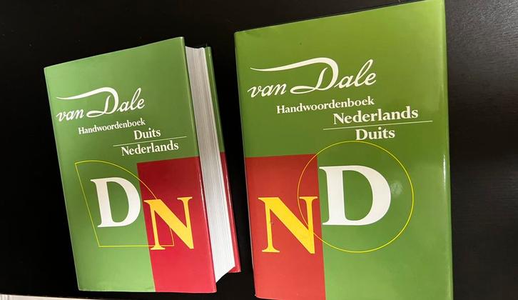 Van Dale handwoordenboeken Duits–Nederlands (set van 2), Boeken, Woordenboeken, Zo goed als nieuw, Nederlands, Van Dale, Ophalen of Verzenden