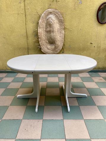 Vintage Deense uitschuifbare tafel 4-6 personen beschikbaar voor biedingen
