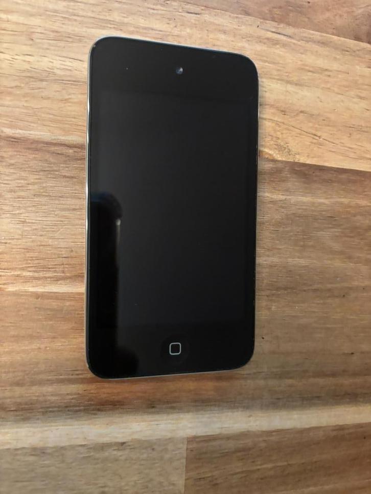 Apple Ipod Touch v4 8GB A1367, Audio, Tv en Foto, Mp3-spelers | Apple iPod, Zo goed als nieuw, Touch, 2 tot 10 GB, Zilver, Met radio