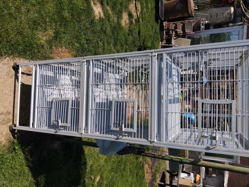 Cage triple a vendre, Dieren en Toebehoren, Vogels | Hokken en Kooien, Gebruikt, Broedkooi of Kweekkooi, Metaal, Ophalen