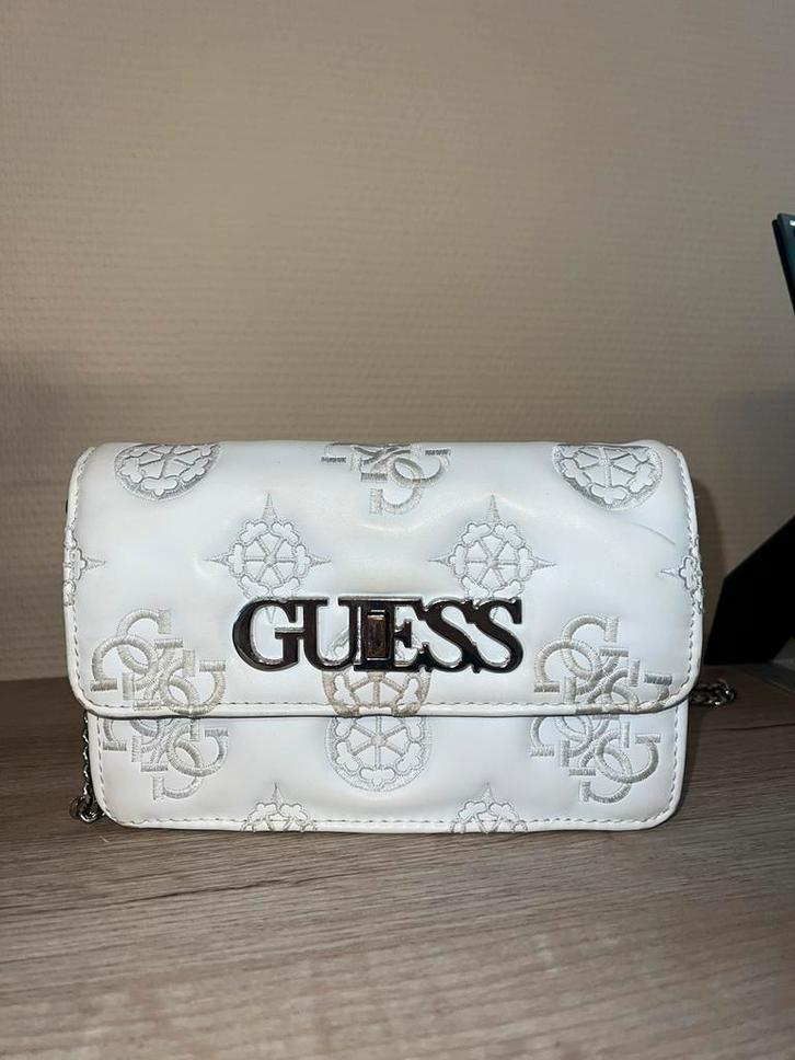 Guess tas, Handtassen en Accessoires, Tassen | Damestassen, Gebruikt, Wit, Ophalen