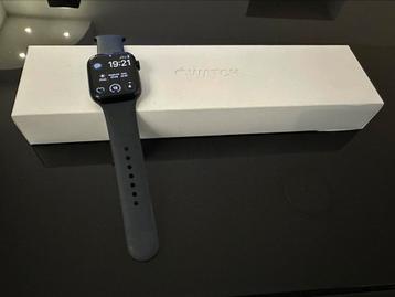 Apple Watch série 7 45mm comme neuve