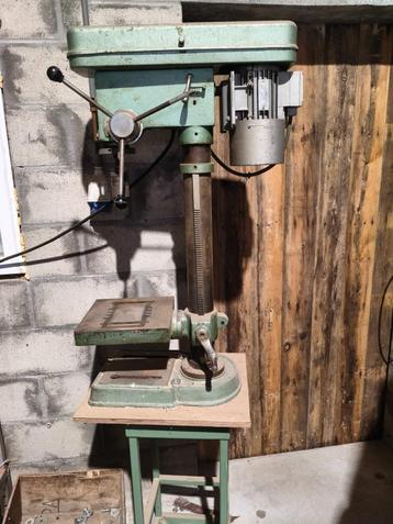 kolomboormachine  beschikbaar voor biedingen