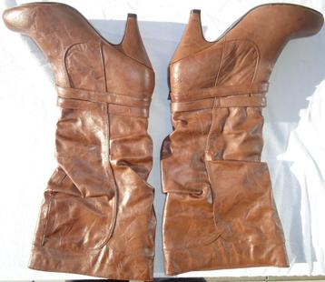 Paar hoge laarzen- maat 39 beschikbaar voor biedingen