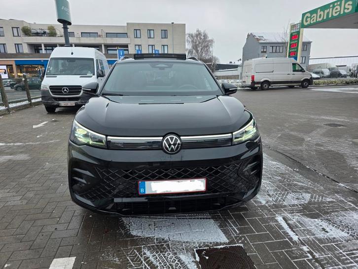 Tiguan R-Line Business Premium 1.5 eTSI 110 kW (150 ch), Autos, Volkswagen, Particulier, Tiguan, Caméra 360°, Adapté aux personnes handicapées