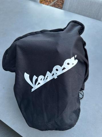 Zwarte matte vespahelm met zonnevizier beschikbaar voor biedingen