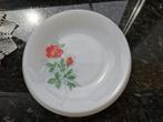 12 Arcopal diepe borden met rode roos motief  goede staat, Ophalen, Overige materialen, Gebruikt, Bord(en)