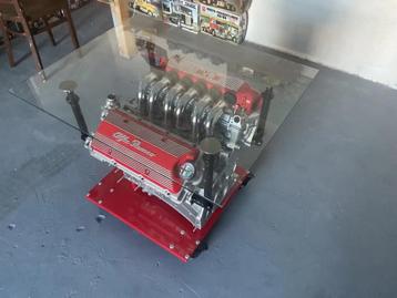 Salontafel gemaakt van een Alfa Romeo V6 motorblok beschikbaar voor biedingen