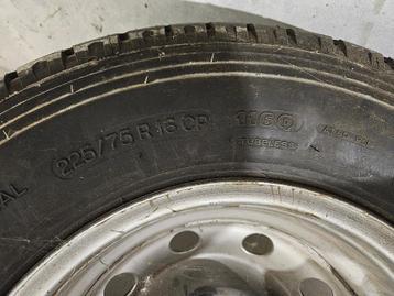 Band op velg Michelin X 225 75  R16 CP 116Q beschikbaar voor biedingen