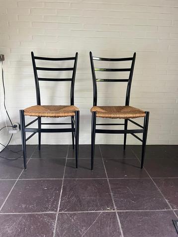 Italiaanse Chiavari Spinettato stoelen – vintage design beschikbaar voor biedingen