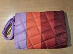 Essential ANTWERP Puffer Clutch Bag in nieuwstaat, Ophalen, Zo goed als nieuw