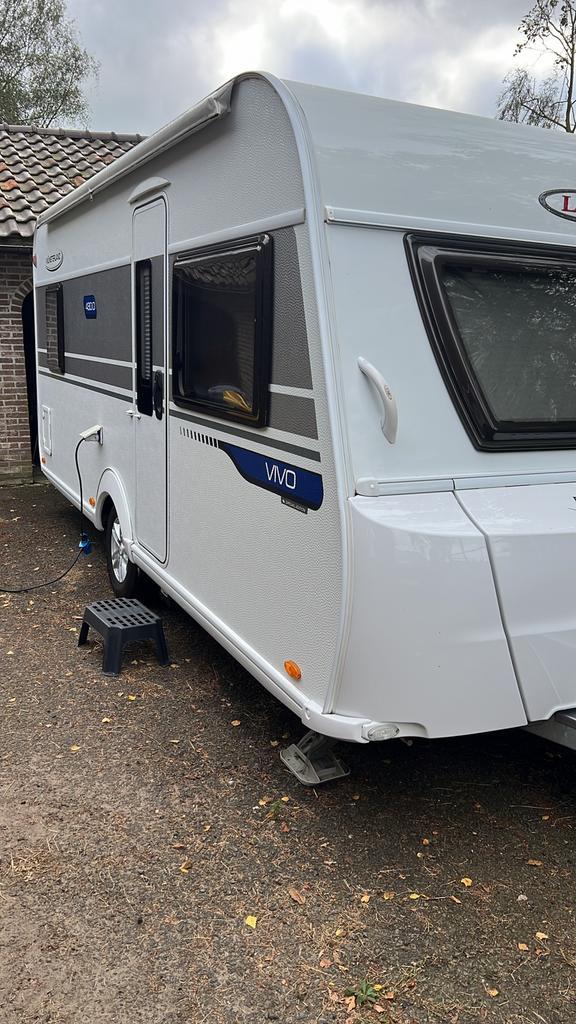 Te koop prachtige caravan LMC Vivo 480d, Caravans en Kamperen, Caravans, Bedrijf, tot en met 4, 1000 - 1250 kg, Rondzit, LMC en Münsterland