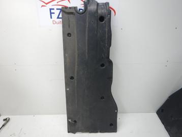 VW Golf 8 Bodemplaat Rechts R 5WA825202E beschikbaar voor biedingen