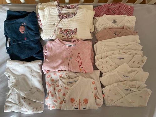 Lot bodys et pyjamas - taille 3 mois, Enfants & Bébés, Vêtements de bébé | Packs de vêtements pour bébés, Comme neuf, Taille 62