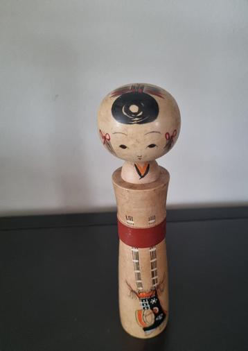 Mooie Kokeshi uit Hanamaki Japan beschikbaar voor biedingen