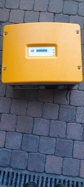 Hierbij verkoop ik mijn omvormer voor zonnepanelen, Doe-het-zelf en Bouw, Ophalen, Zo goed als nieuw