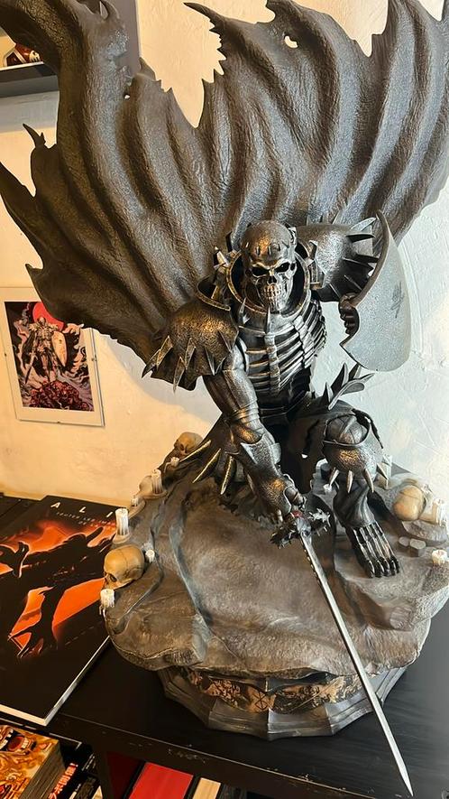 F4f skull Knight 1/3, Collections, Statues & Figurines, Comme neuf