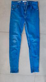 Bershka blauwe jeans t. 40 skinny hoge taille, Kleding | Dames, Blauw, Ophalen of Verzenden, Zo goed als nieuw