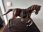 Un cheval sculpté en bois ancien, Antiek en Kunst, Kunst | Beelden en Houtsnijwerken, Ophalen of Verzenden
