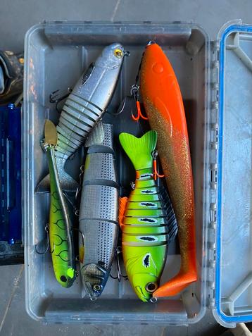 Enseble big bait avec leurres big bait beschikbaar voor biedingen