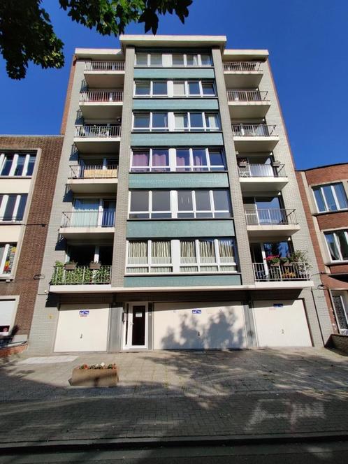 studio meublé  résidence Versailles., Immo, Appartementen en Studio's te huur, Charleroi, 20 tot 35 m²