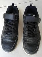 Sneakers Fila en cuir noir taille 33, Enfants & Bébés, Comme neuf, Enlèvement ou Envoi