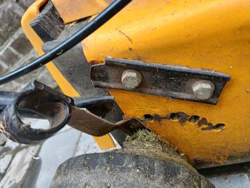 Duwstang grasmachine beschikbaar voor biedingen