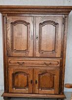 TV kast in eik op te halen in Ardooie, Enlèvement