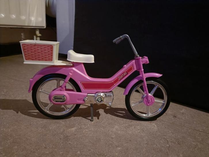 Vintage Barbie bromfiets 1983 met helm!!, Kinderen en Baby's, Speelgoed | Poppen, Gebruikt, Barbie, Ophalen of Verzenden